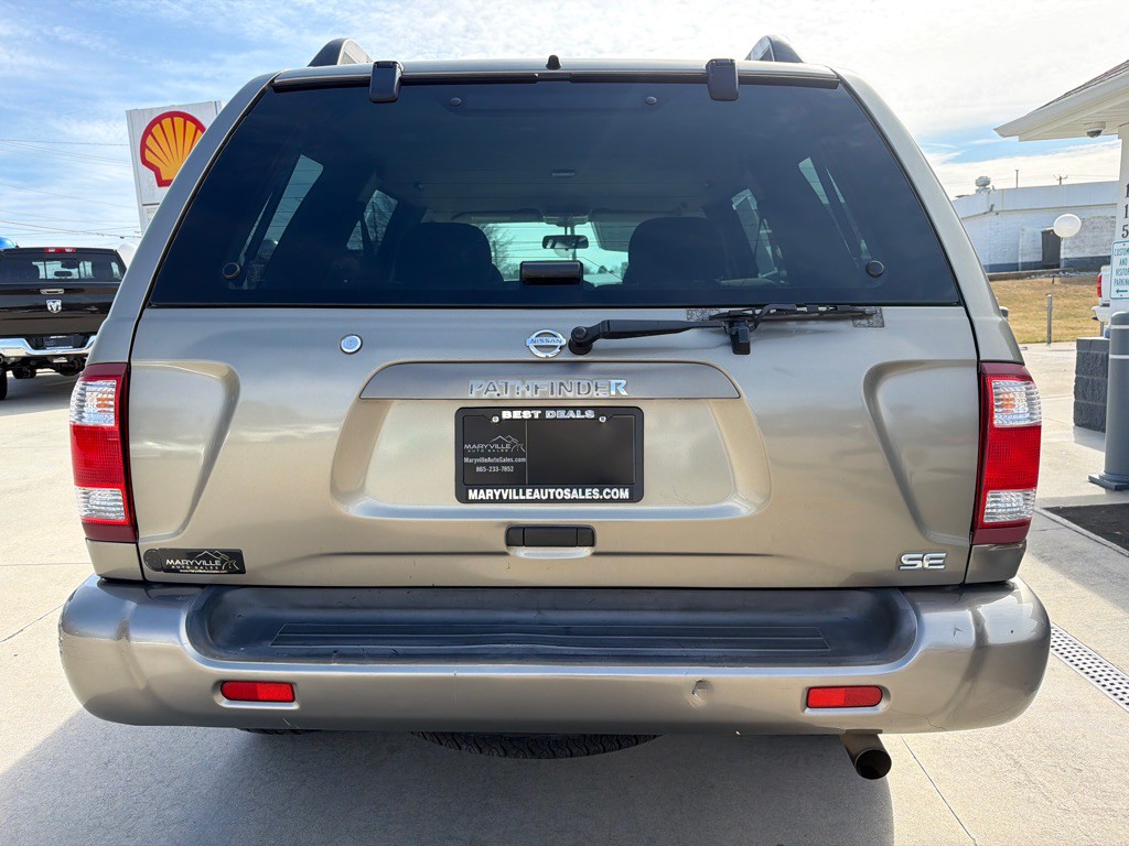 2004 Nissan Pathfinder Image 4
