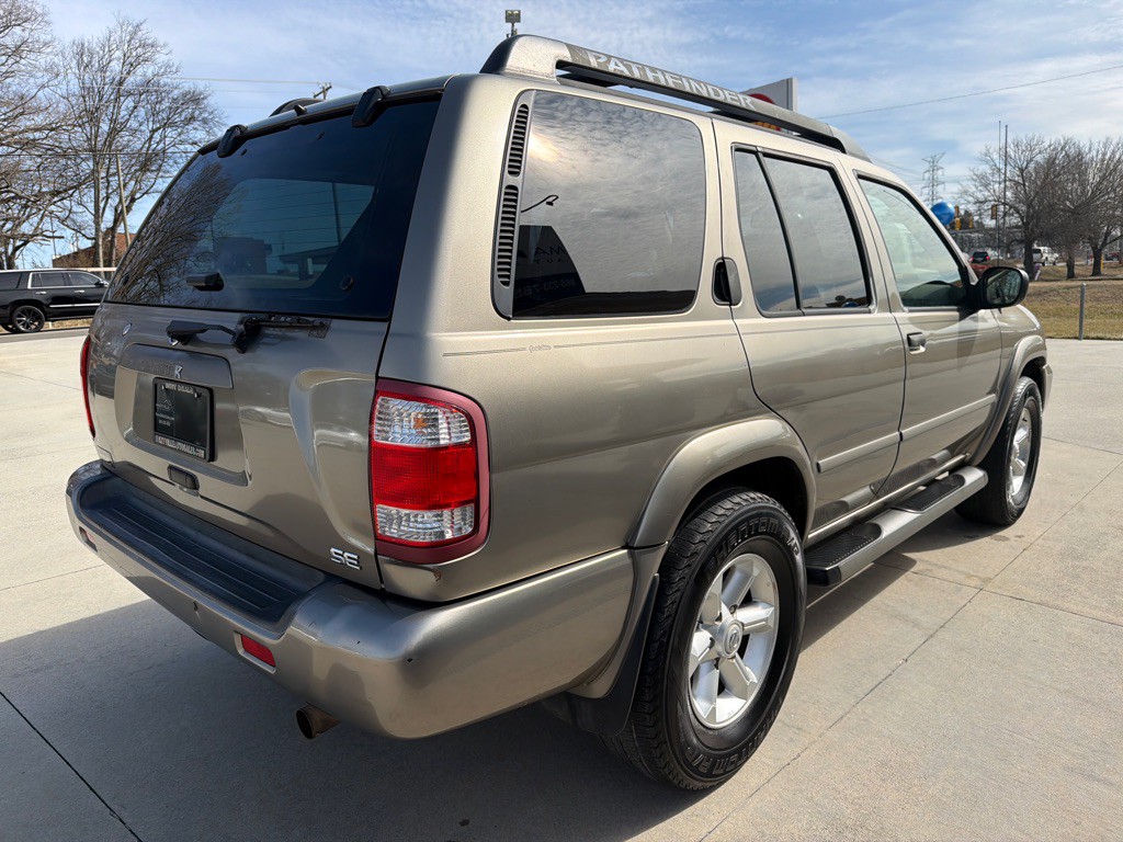 2004 Nissan Pathfinder Image 5