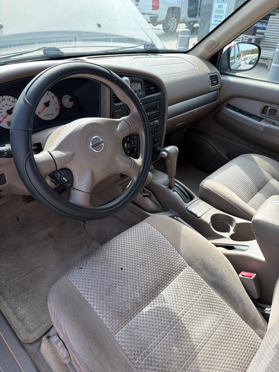 2004 Nissan Pathfinder Image 10