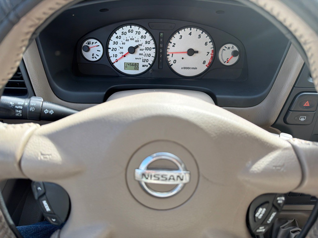 2004 Nissan Pathfinder Image 12