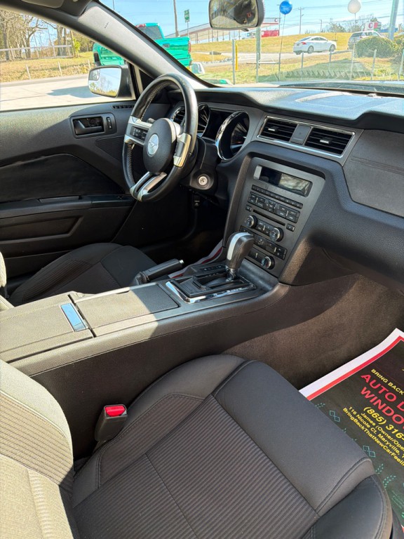 2014 Ford Mustang Image 17