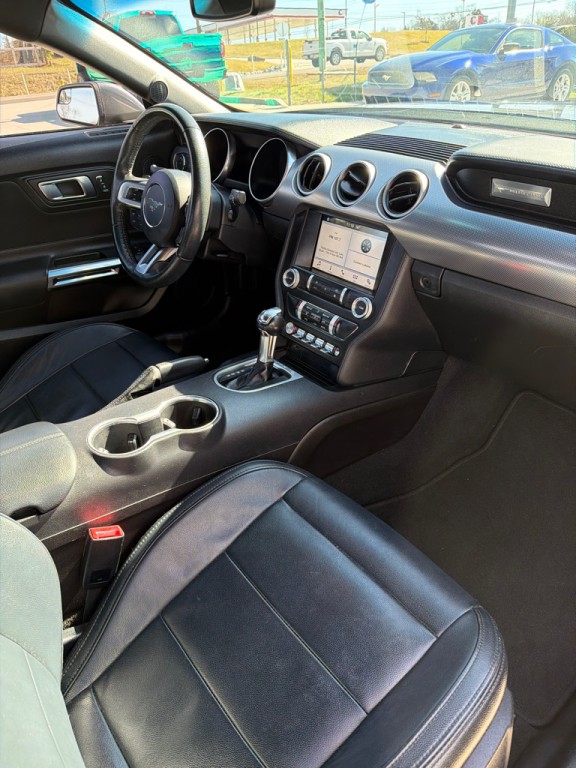 2019 Ford Mustang Image 17
