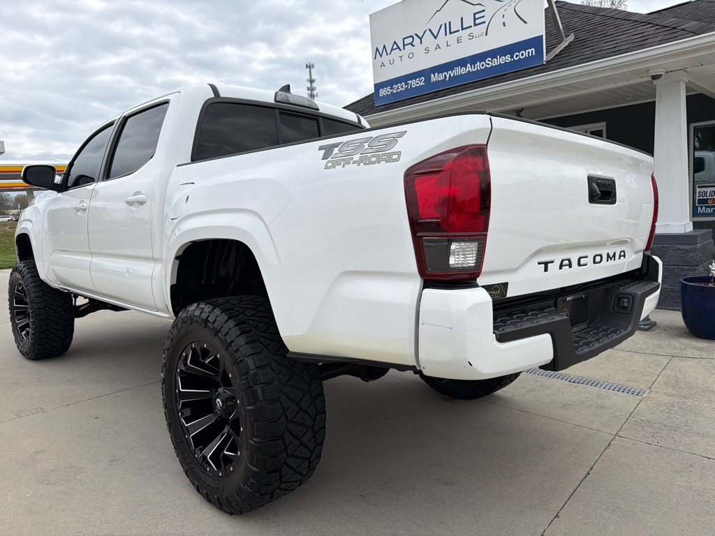 2019 Toyota Tacoma Image 3