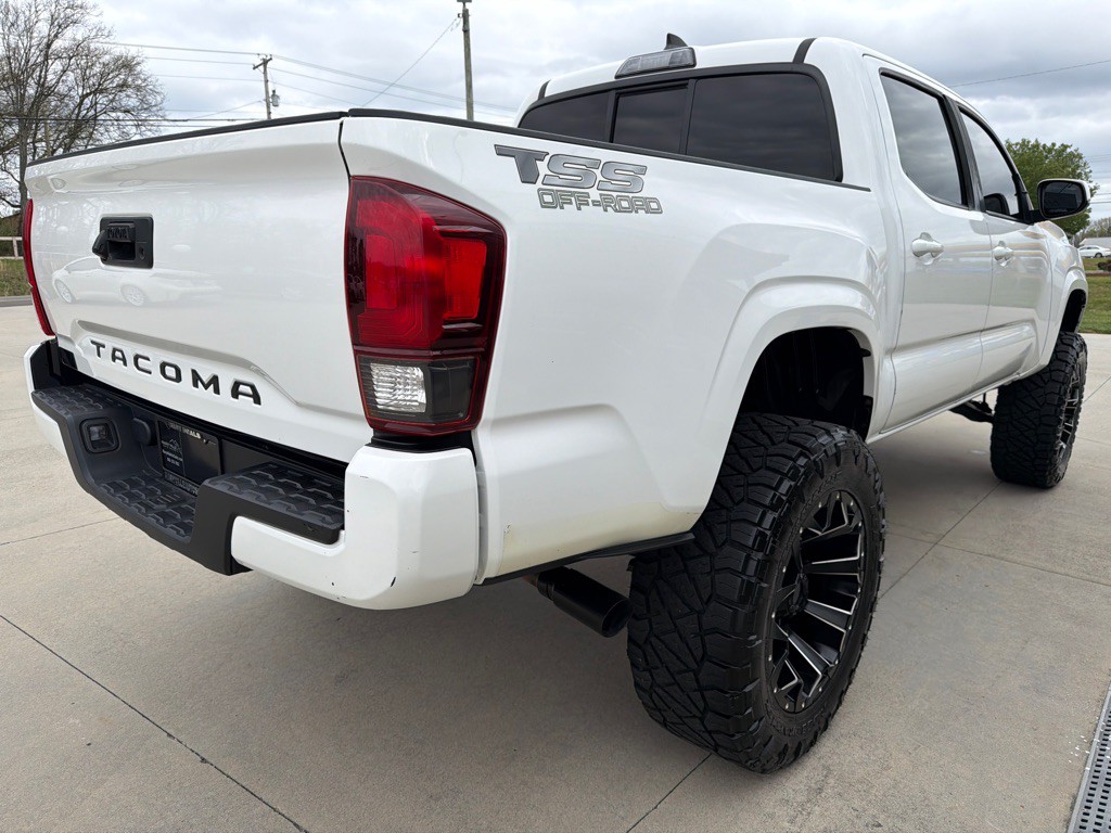 2019 Toyota Tacoma Image 5