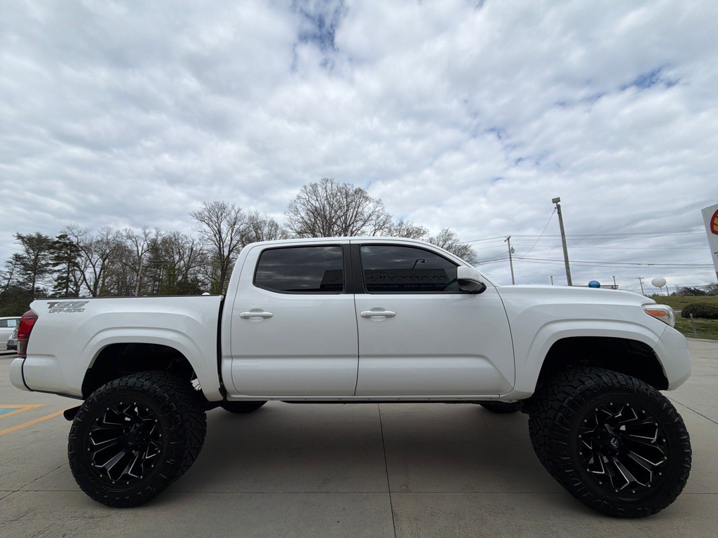 2019 Toyota Tacoma Image 6