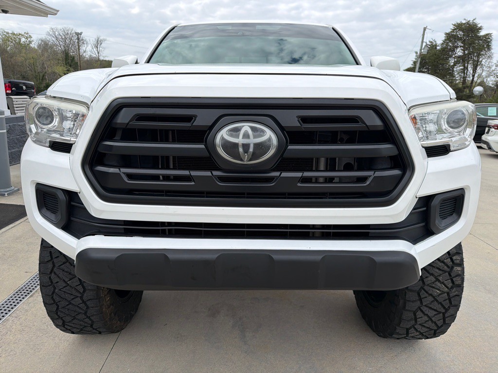 2019 Toyota Tacoma Image 8