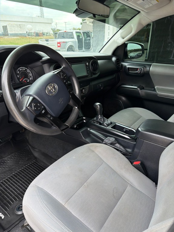 2019 Toyota Tacoma Image 10