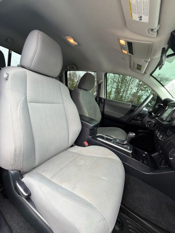 2019 Toyota Tacoma Image 16