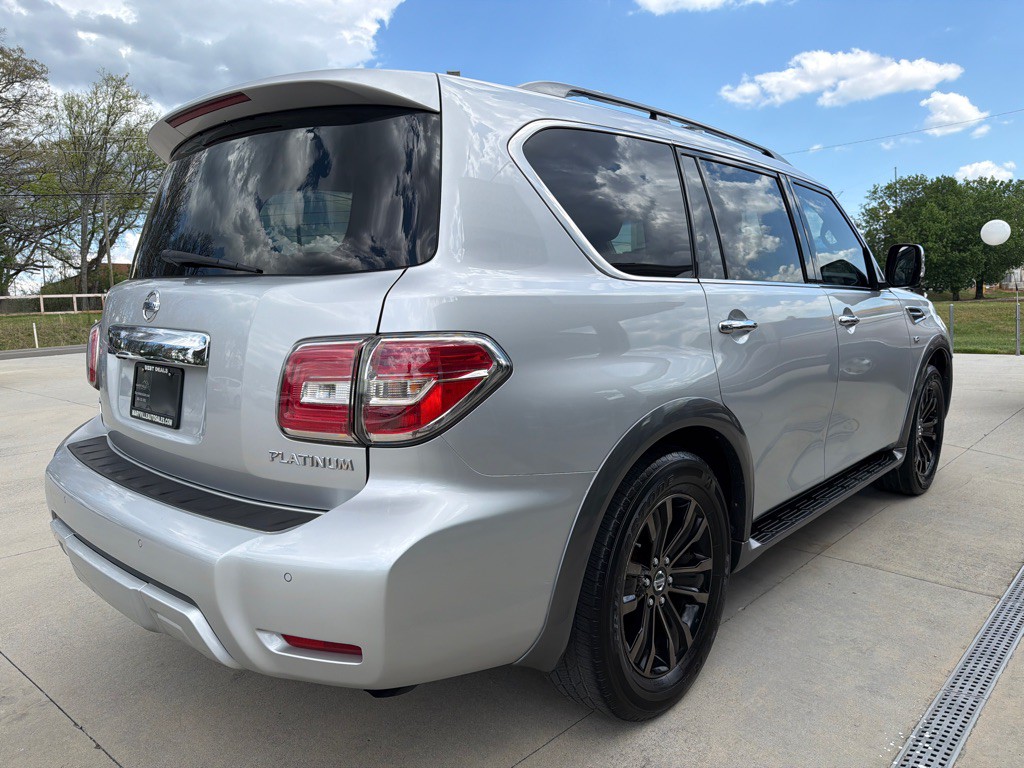 2017 Nissan Armada Image 5