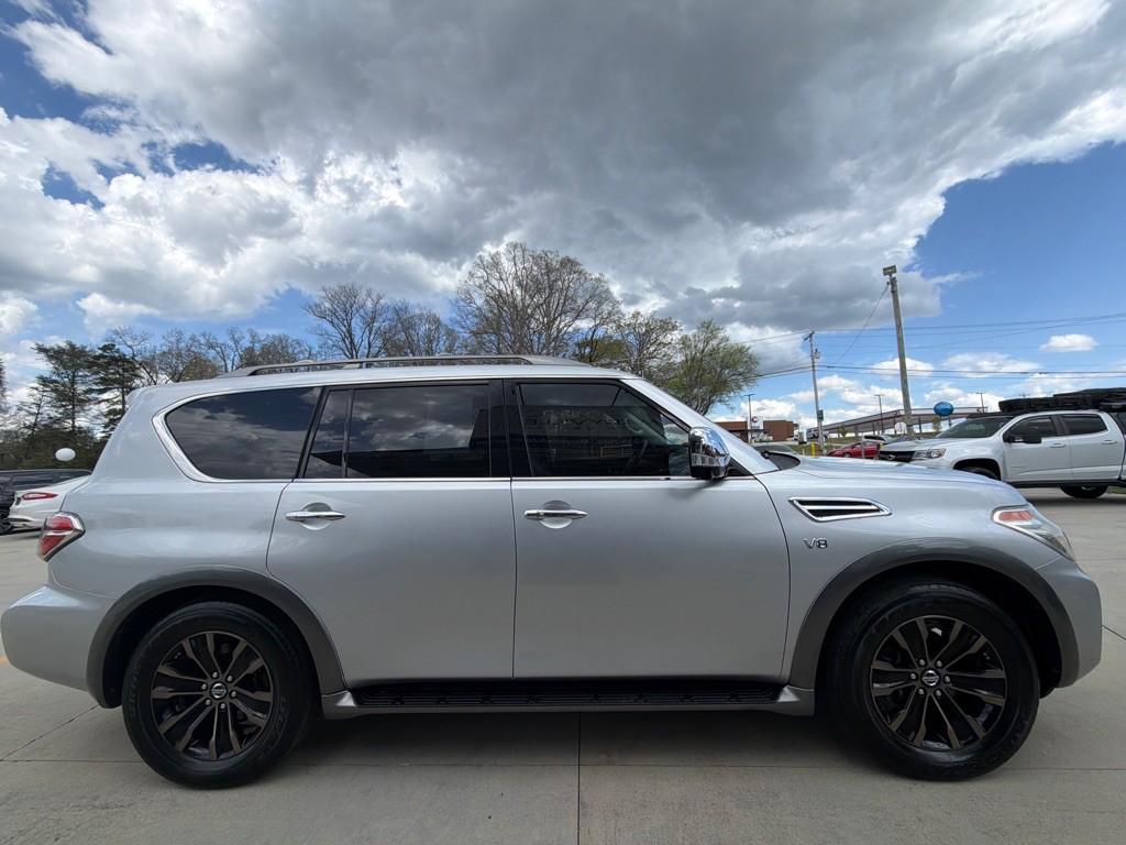 2017 Nissan Armada Image 6