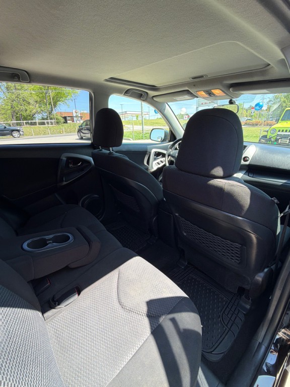 2011 Toyota Rav4 Image 16