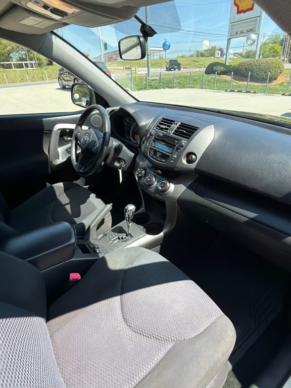 2011 Toyota Rav4 Image 18