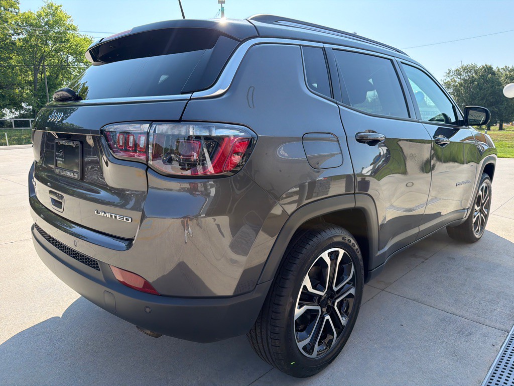 2022 Jeep Compass Image 5