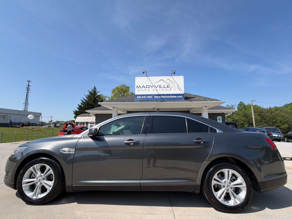 2016 Ford Taurus Image 2