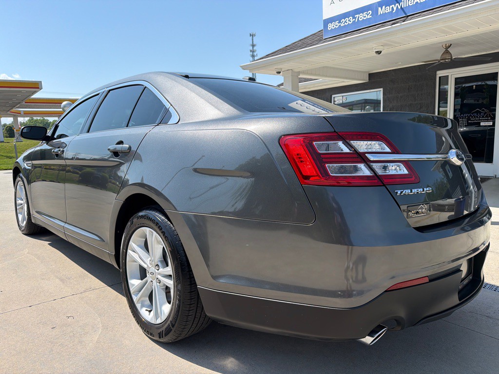 2016 Ford Taurus Image 3