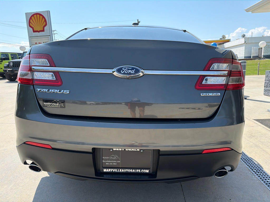 2016 Ford Taurus Image 4