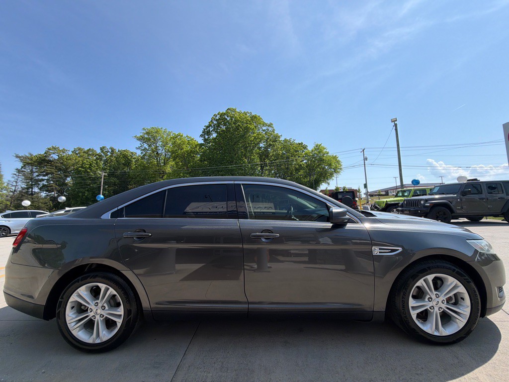 2016 Ford Taurus Image 6
