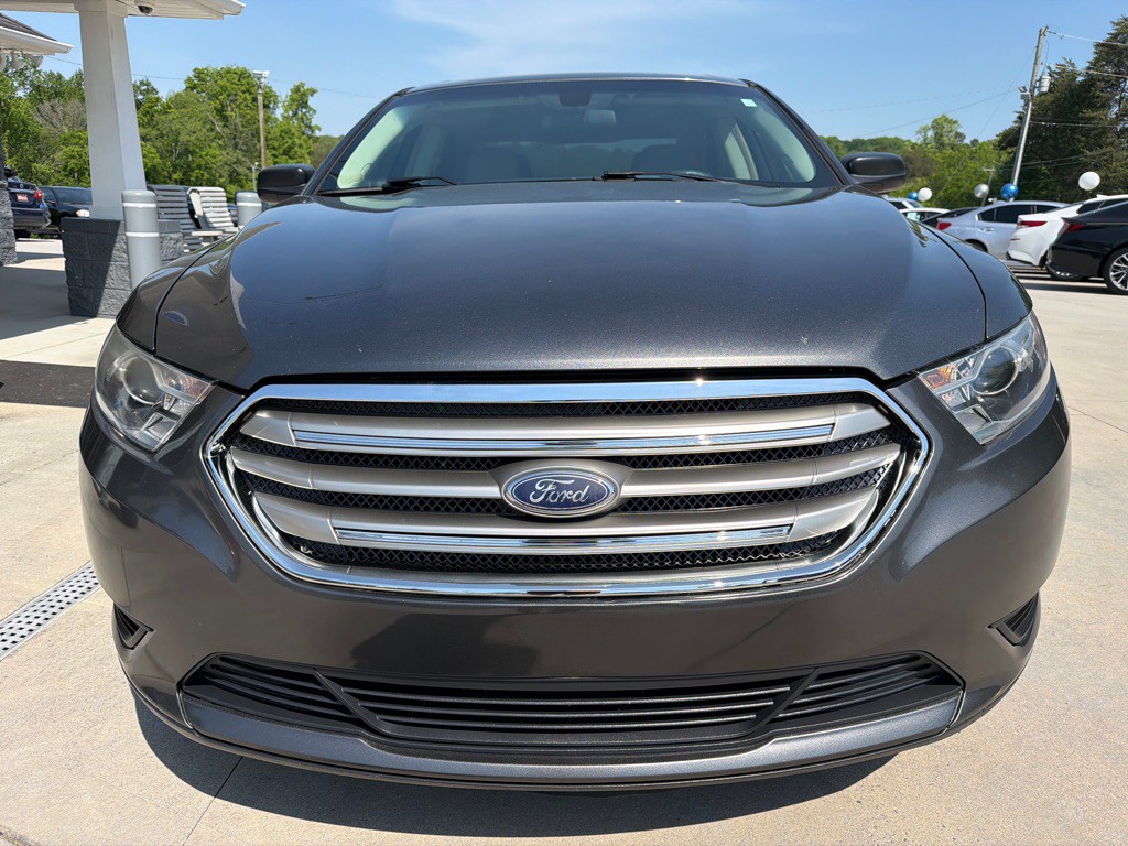 2016 Ford Taurus Image 8