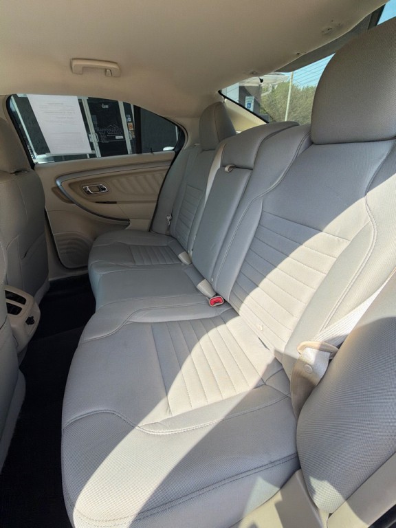 2016 Ford Taurus Image 13
