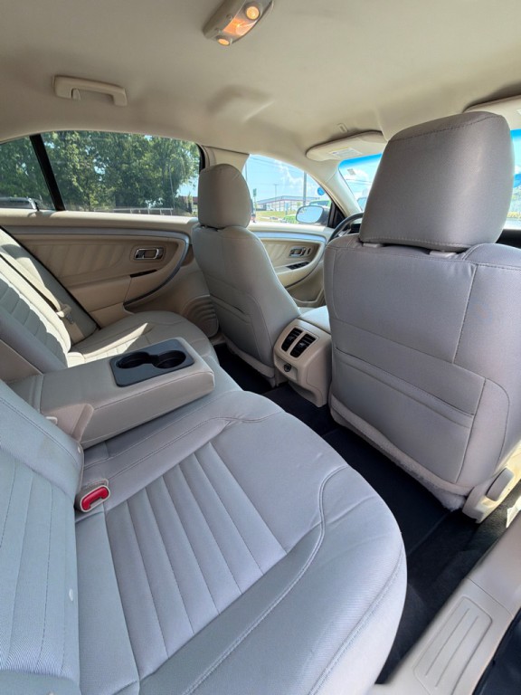 2016 Ford Taurus Image 16