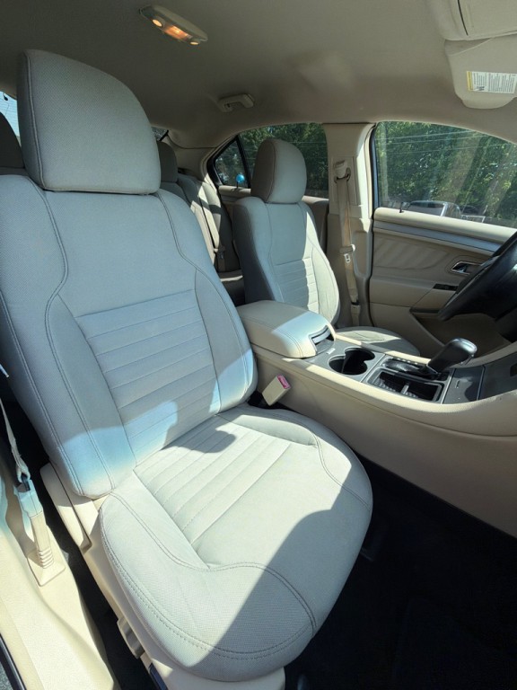 2016 Ford Taurus Image 17