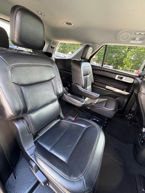 2021 Ford Explorer Image 17