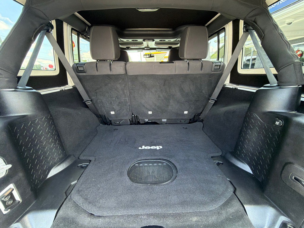 2015 Jeep Wrangler Unlimited Image 14