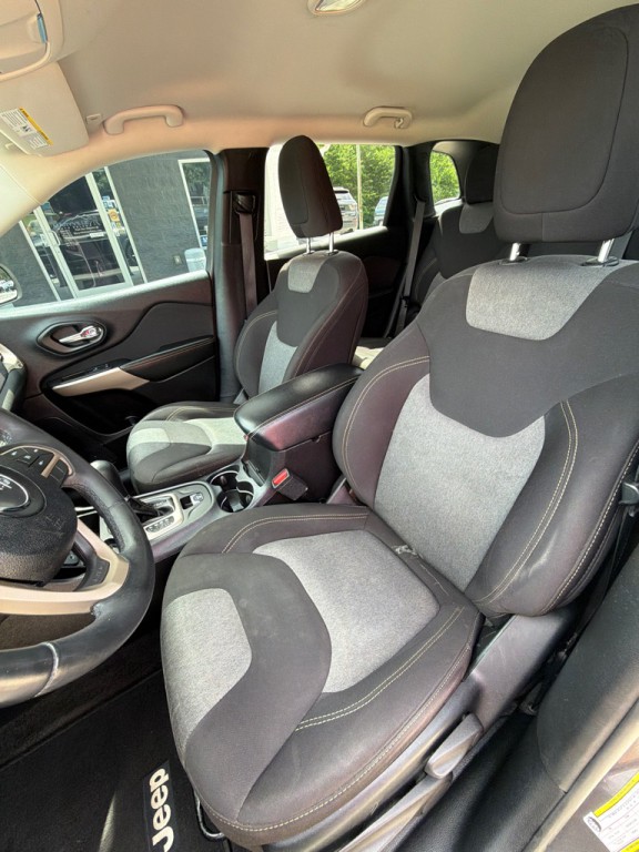 2018 Jeep Cherokee Image 9