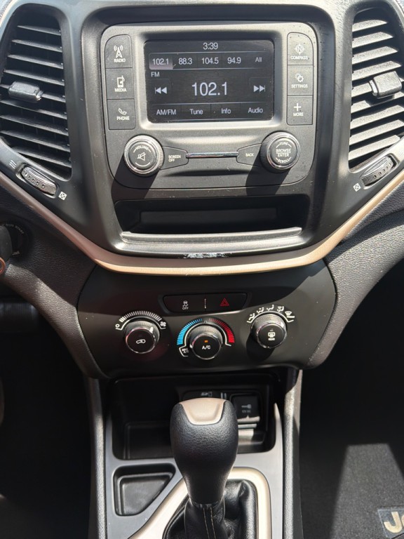 2018 Jeep Cherokee Image 11