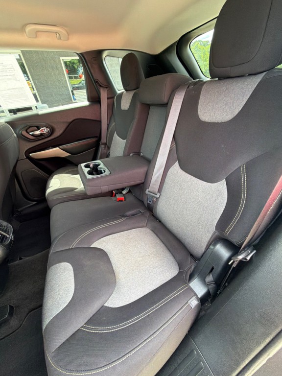 2018 Jeep Cherokee Image 13