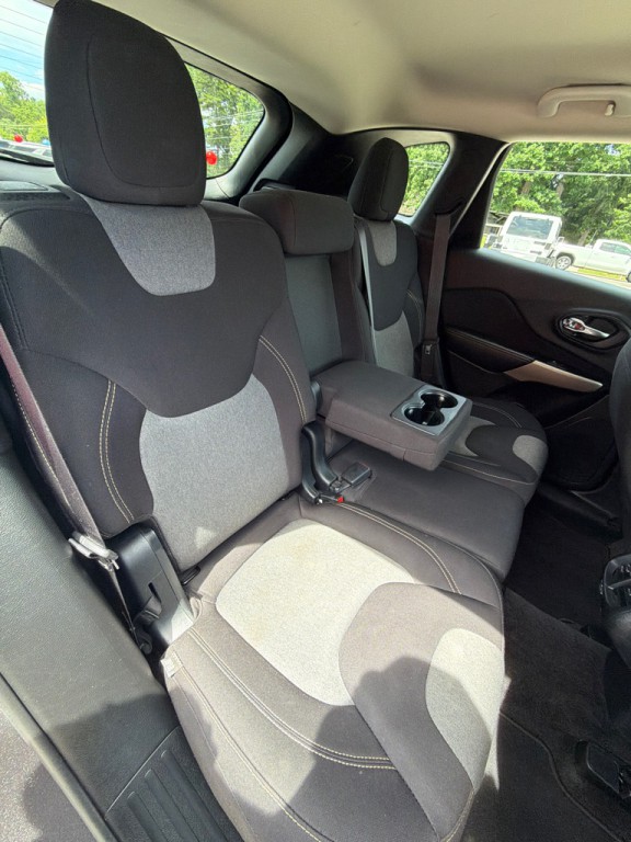 2018 Jeep Cherokee Image 15