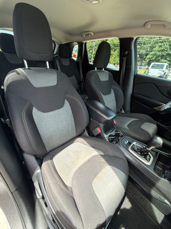 2018 Jeep Cherokee Image 17