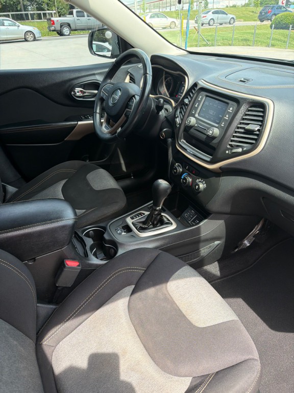 2018 Jeep Cherokee Image 18