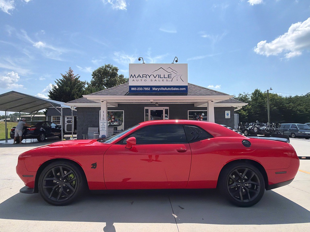 2019 Dodge Challenger Image 2