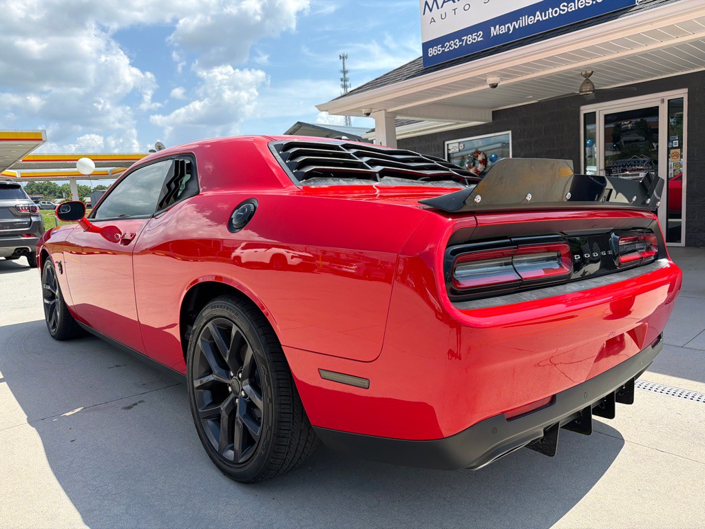 2019 Dodge Challenger Image 3