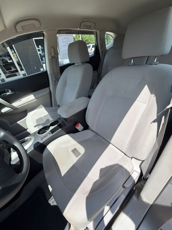 2015 Nissan Rogue Image 9