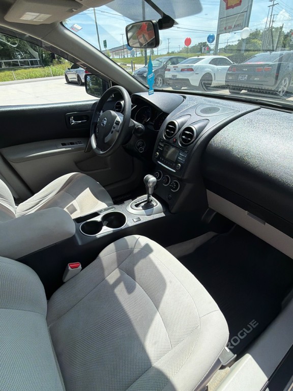 2015 Nissan Rogue Image 18