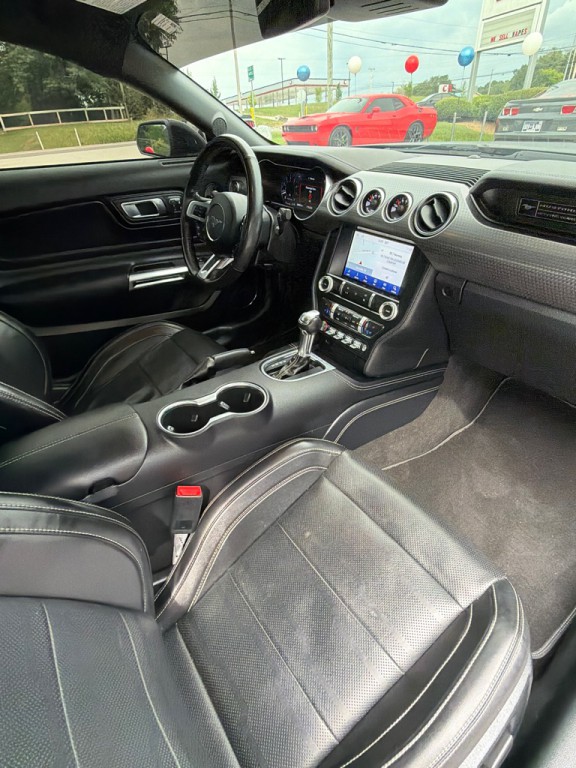 2020 Ford Mustang Image 17