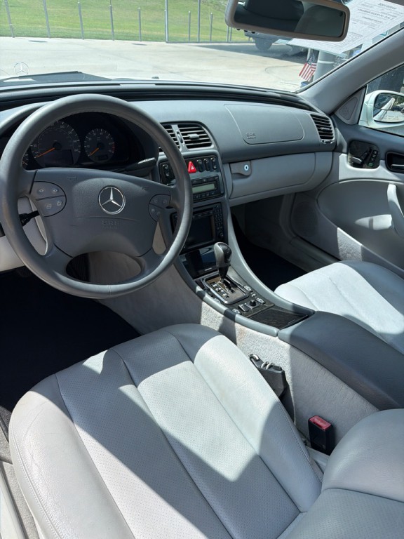 2002 Mercedes-Benz CLK-Class Image 11