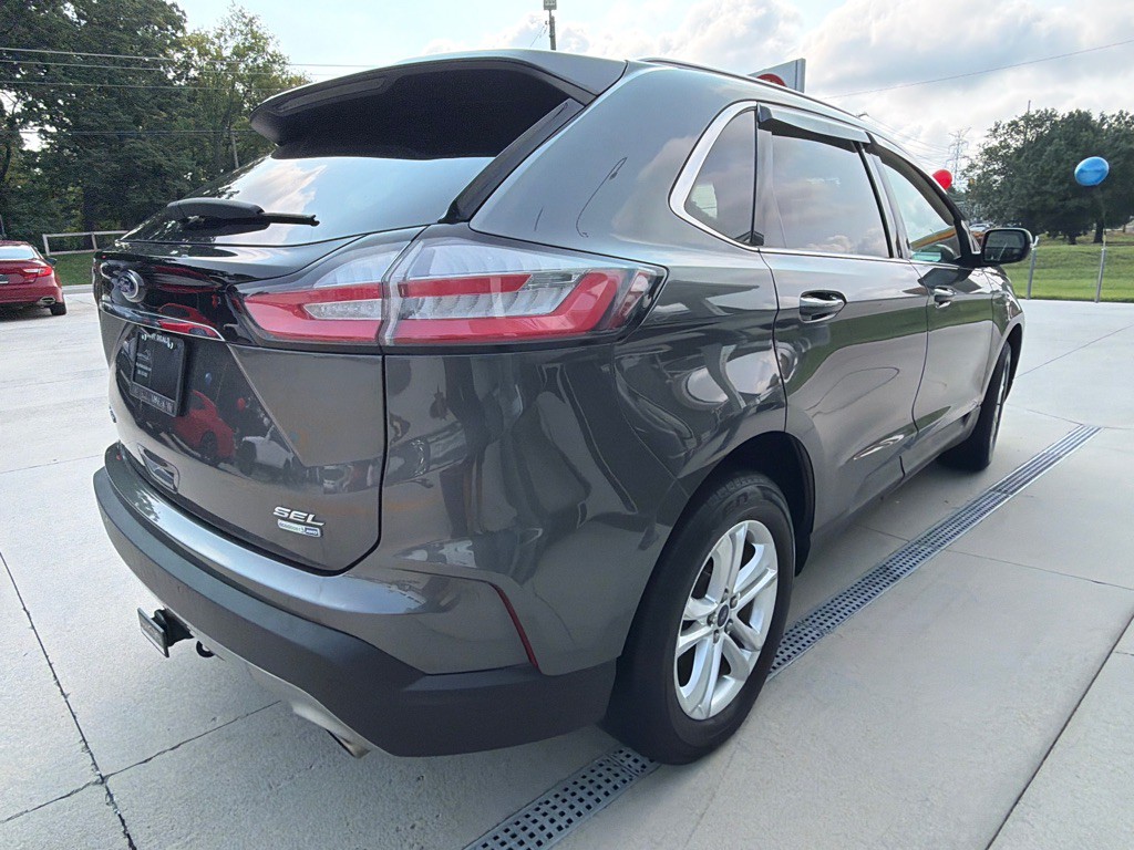 2019 Ford Edge Image 5