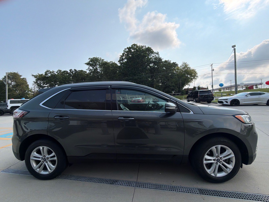 2019 Ford Edge Image 6