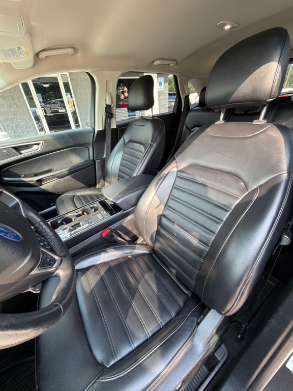 2019 Ford Edge Image 9