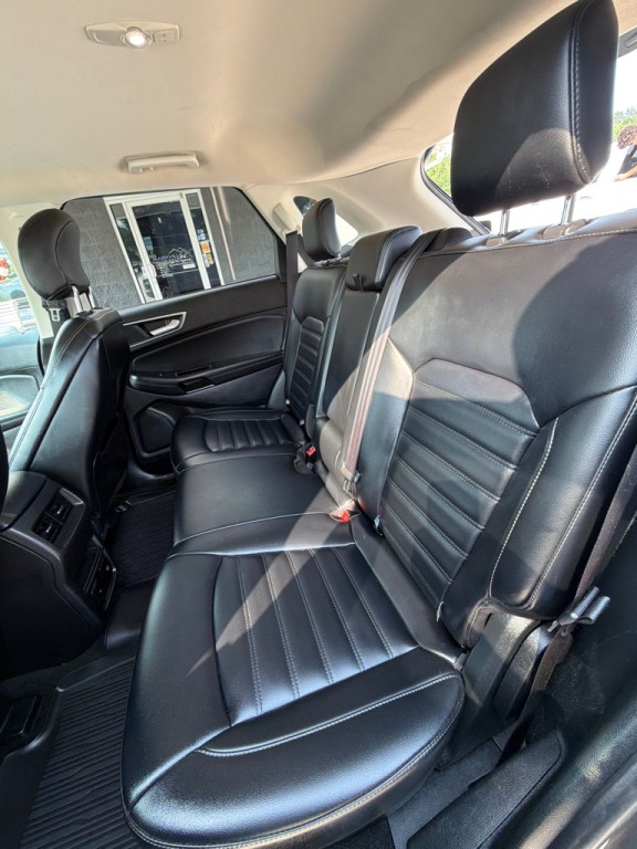 2019 Ford Edge Image 13