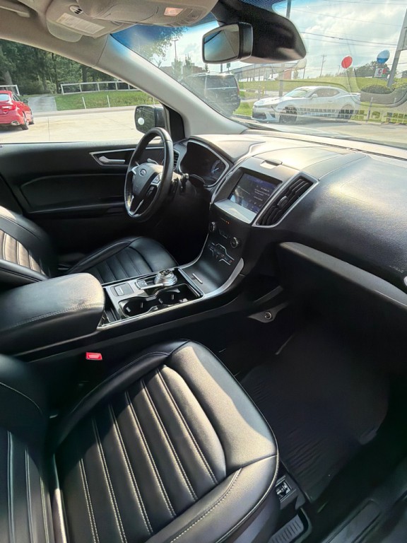 2019 Ford Edge Image 18