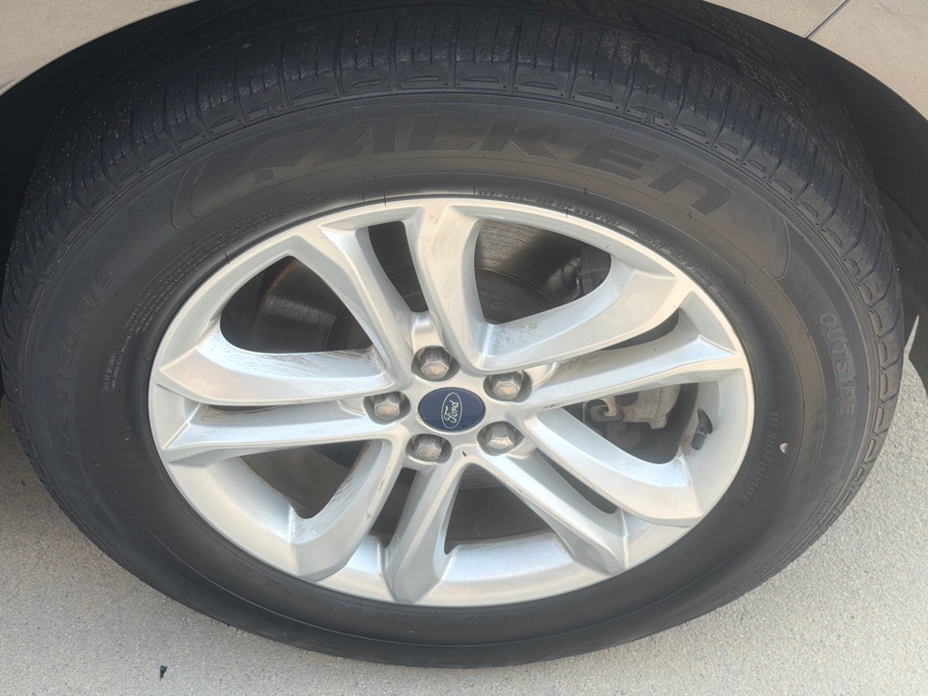 2019 Ford Edge Image 19