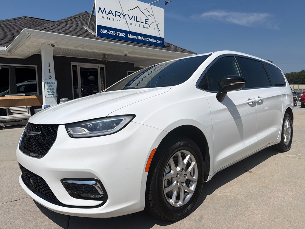 2025 Chrysler Pacifica Image 1