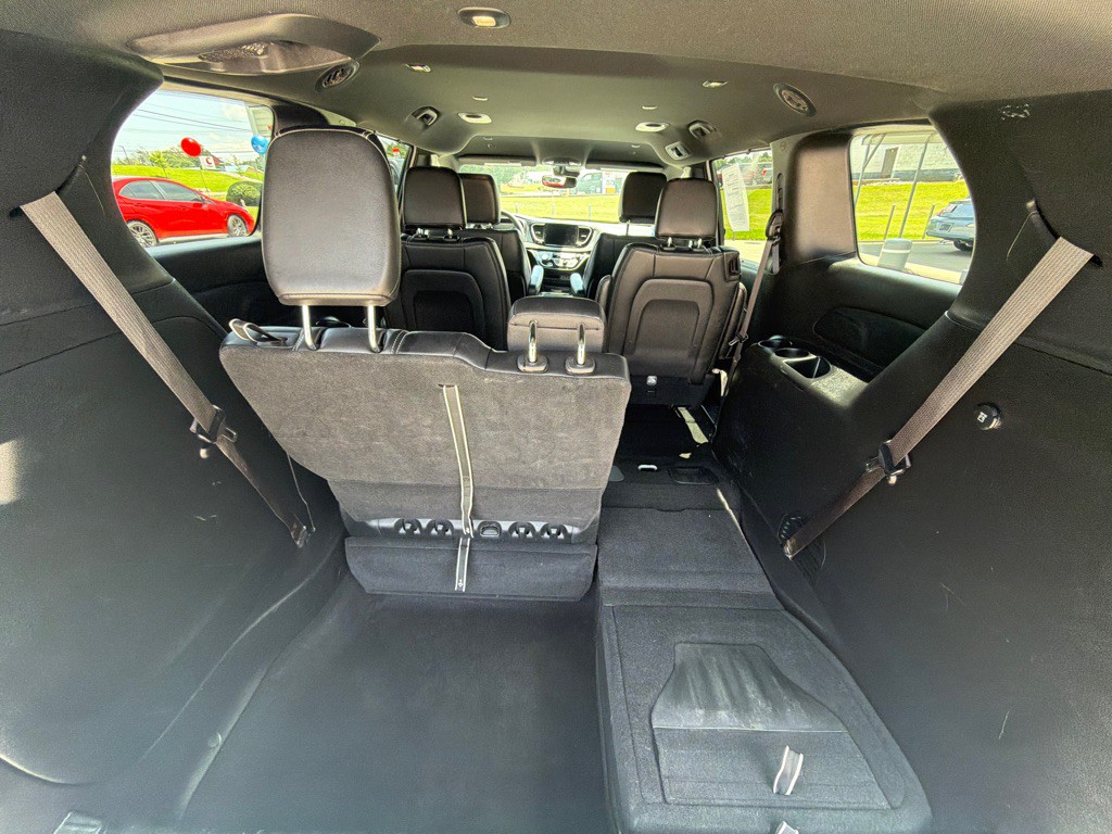 2025 Chrysler Pacifica Image 13