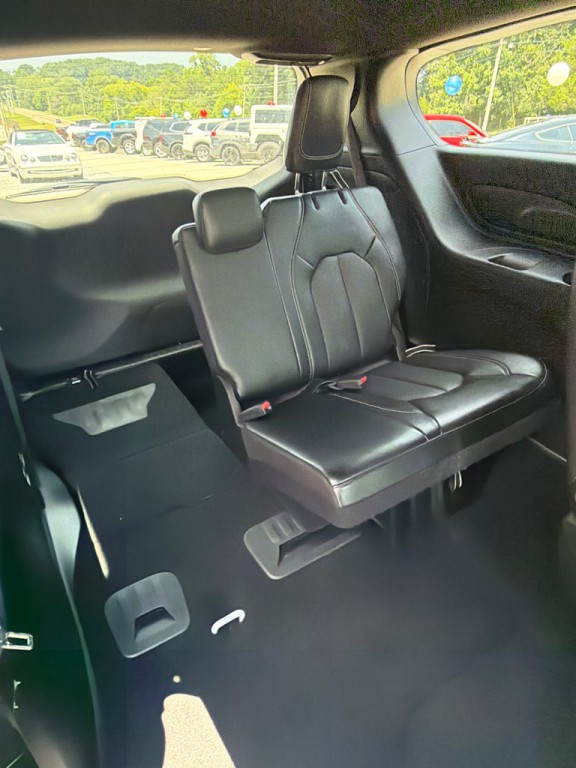 2025 Chrysler Pacifica Image 14