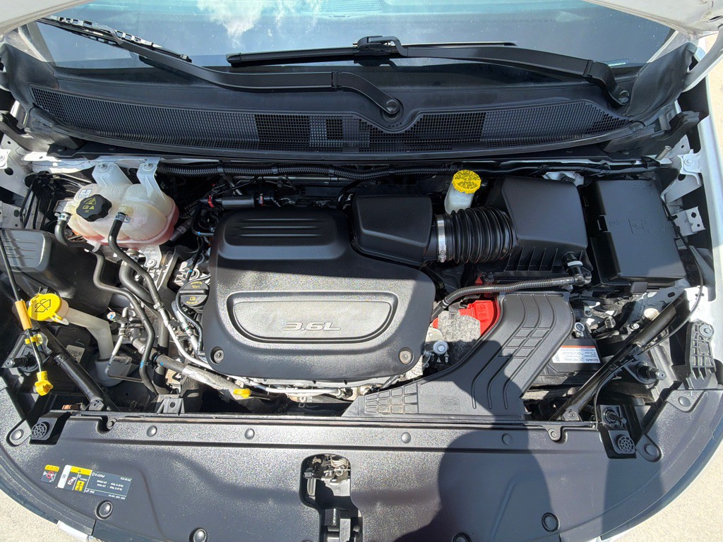 2025 Chrysler Pacifica Image 18