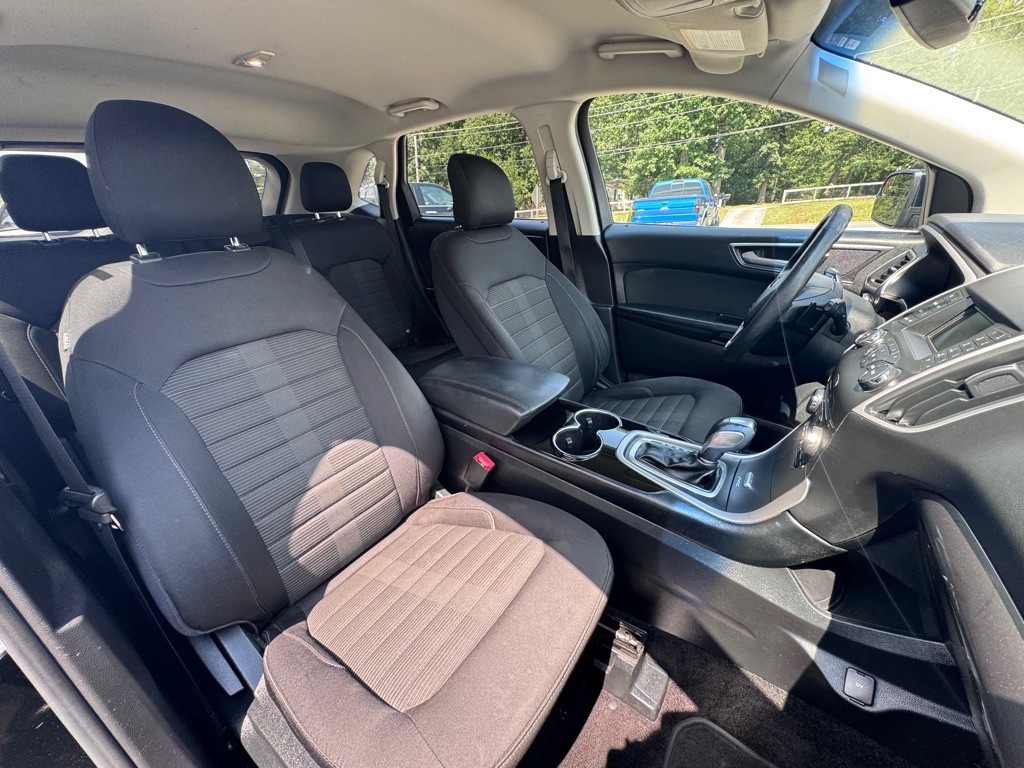 2016 Ford Edge Image 17